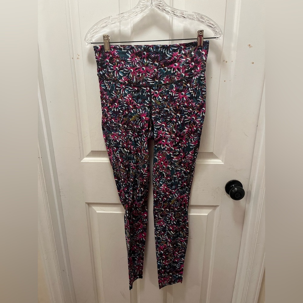 🍋 LIKE NEW Lululemon Base Pace HR Tight 28" - Floral Electric Multi - Sz 8